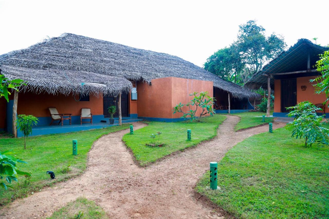 Cloudz Sigiriya Hotel Buitenkant foto