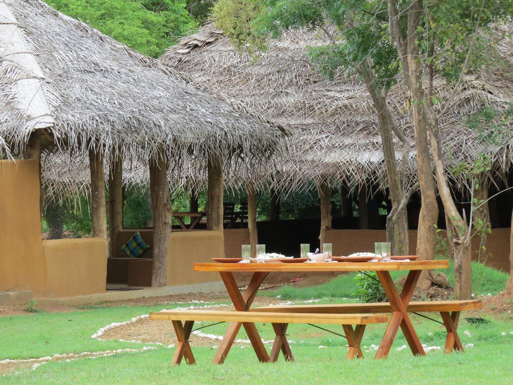 Cloudz Sigiriya Hotel Buitenkant foto