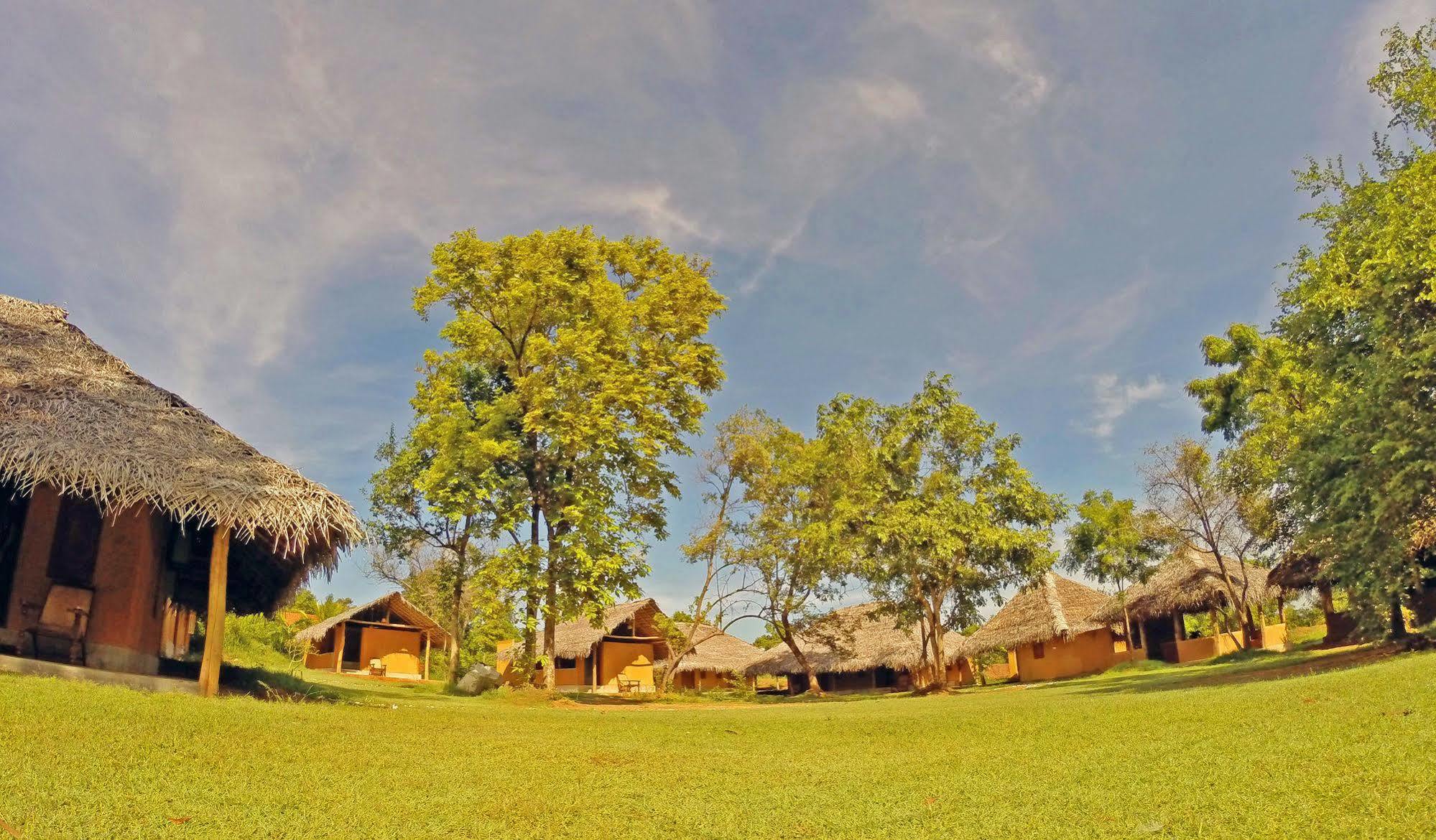 Cloudz Sigiriya Hotel Buitenkant foto