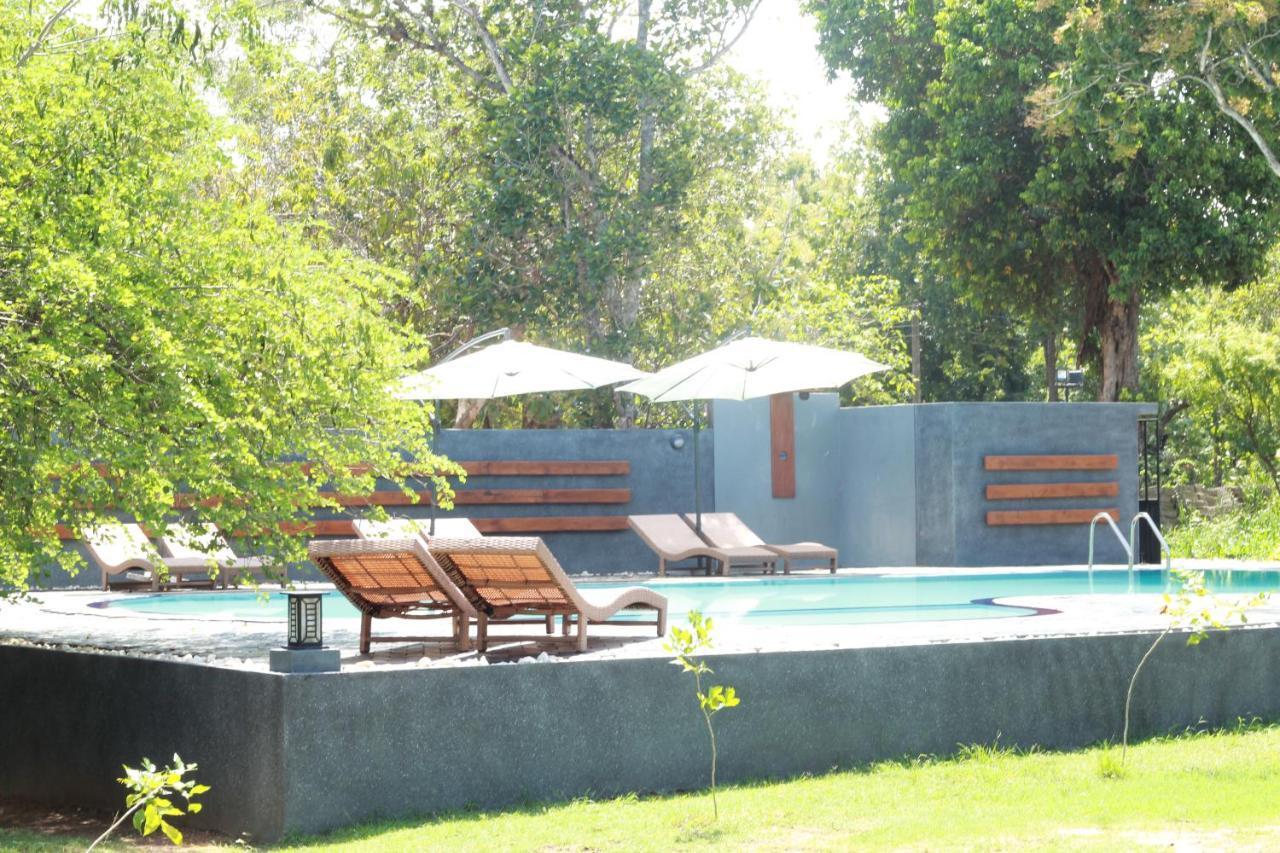 Cloudz Sigiriya Hotel Buitenkant foto