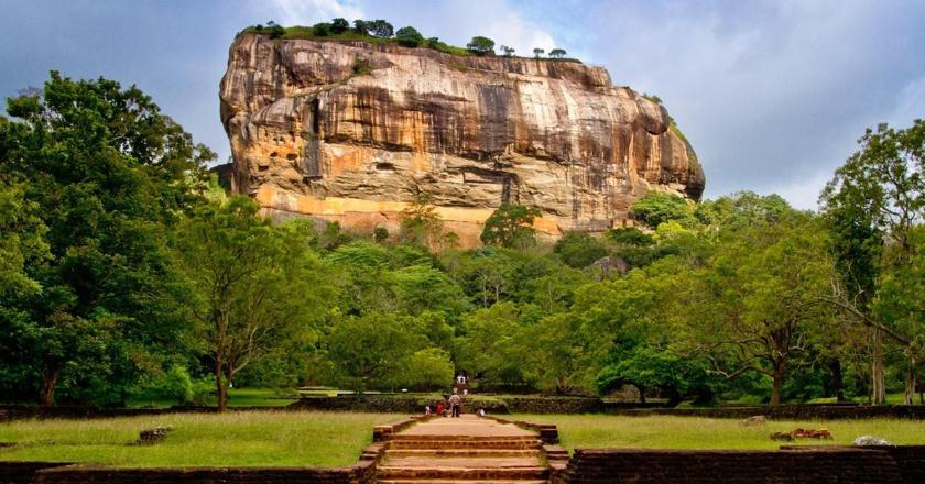 Cloudz Sigiriya Hotel Buitenkant foto