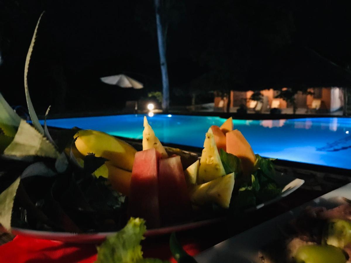 Cloudz Sigiriya Hotel Buitenkant foto
